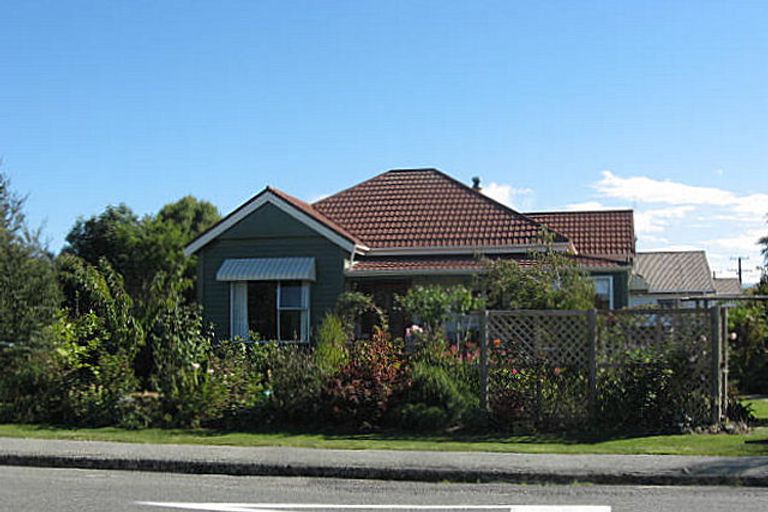 Photo of property in 66 Rhodes Street, Waimate, 7924