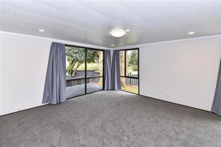 Photo of property in 36 Seaward Place, Wattle Downs, Auckland, 2103