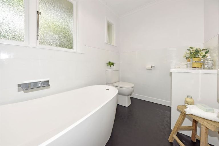 Photo of property in 119 Avonhead Road, Avonhead, Christchurch, 8042