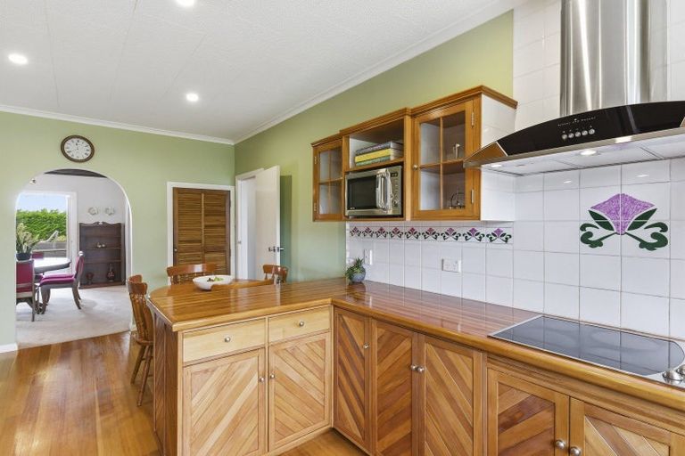 Photo of property in 15 Koputaroa Road, Levin, 5575