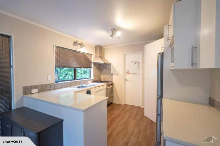 Photo of property in 10 Tio Tio Road, Miramar, Wellington, 6022