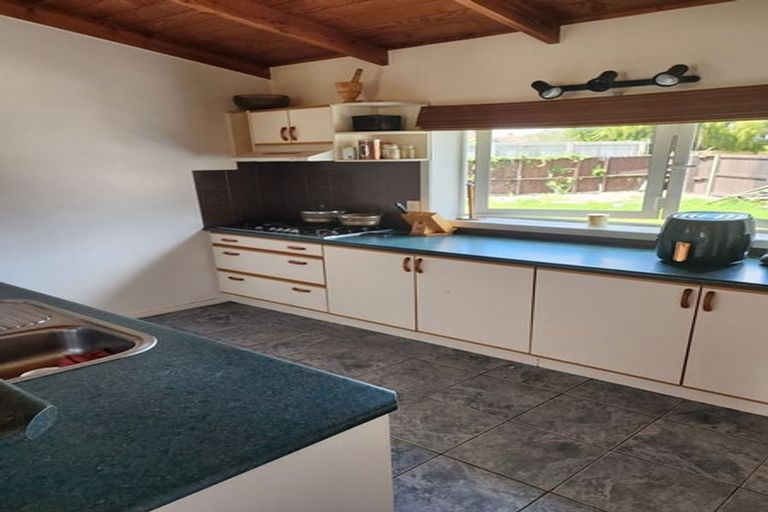 Photo of property in 10 Godwit Place, Waiuku, 2123