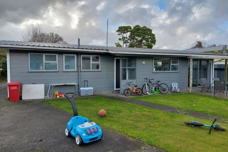 Photo of property in 5 Bonnie Glen Crescent, Ebdentown, Upper Hutt, 5018