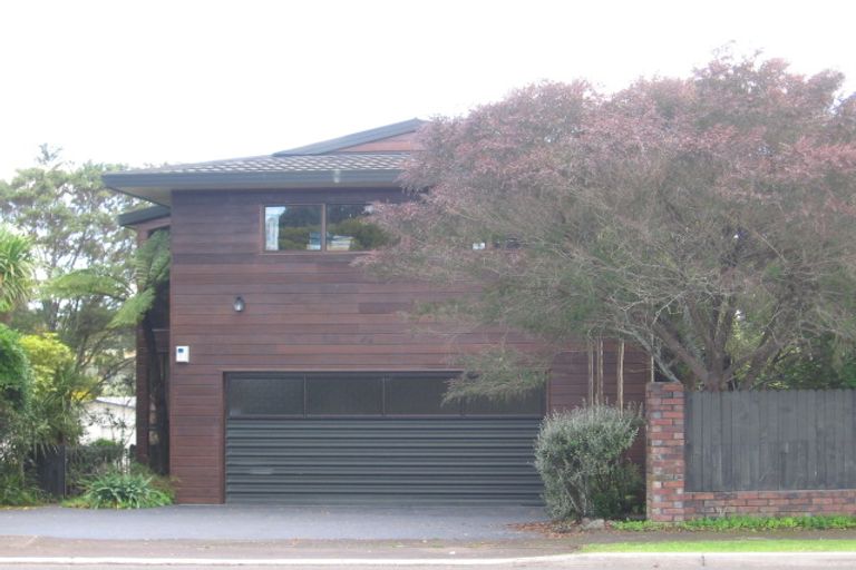 Photo of property in 43 Forest Hill Road, Henderson, Auckland, 0612