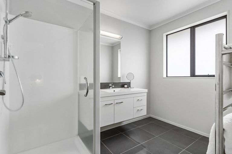 Photo of property in 93 Ballintoy Park Drive, Welcome Bay, Tauranga, 3175