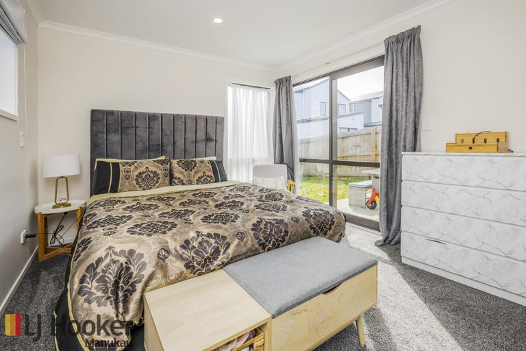 Photo of property in 15 Farmland Road, Papakura, 2110