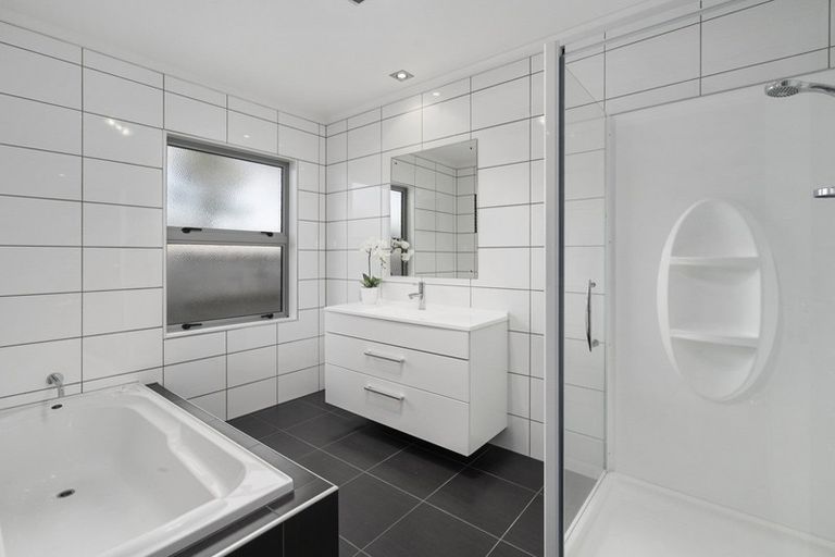 Photo of property in 7 Galea Grove, Kelvin Grove, Palmerston North, 4414