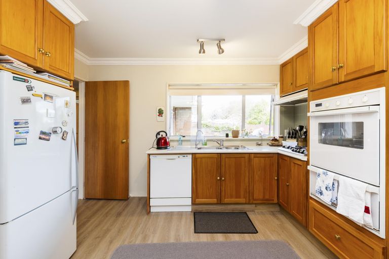 Photo of property in 4 Jensen Court, Hokowhitu, Palmerston North, 4410