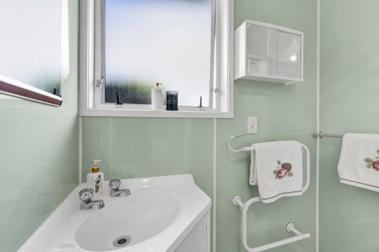 Photo of property in 9 Struan Avenue, Lower Vogeltown, New Plymouth, 4310