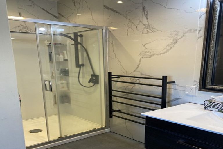 Photo of property in 112 Upper Fitzherbert Road, Wainuiomata, 5373