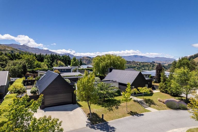 Photo of property in 1 Larkins Way, Arthurs Point, Queenstown, 9371