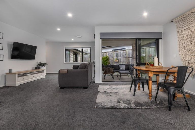 Photo of property in 14 Schooner Drive, Whitby, Porirua, 5024