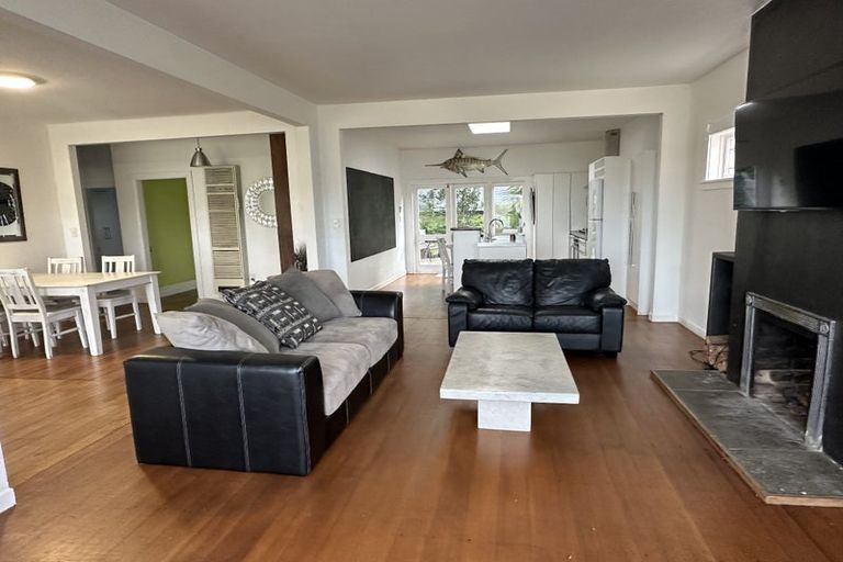 Photo of property in 217 Marine Parade, Seatoun, Wellington, 6022