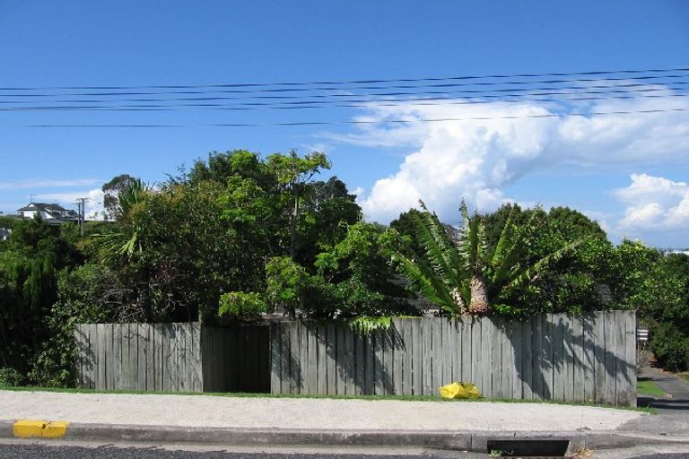 Photo of property in 2/33 Auld Street, Torbay, Auckland, 0630