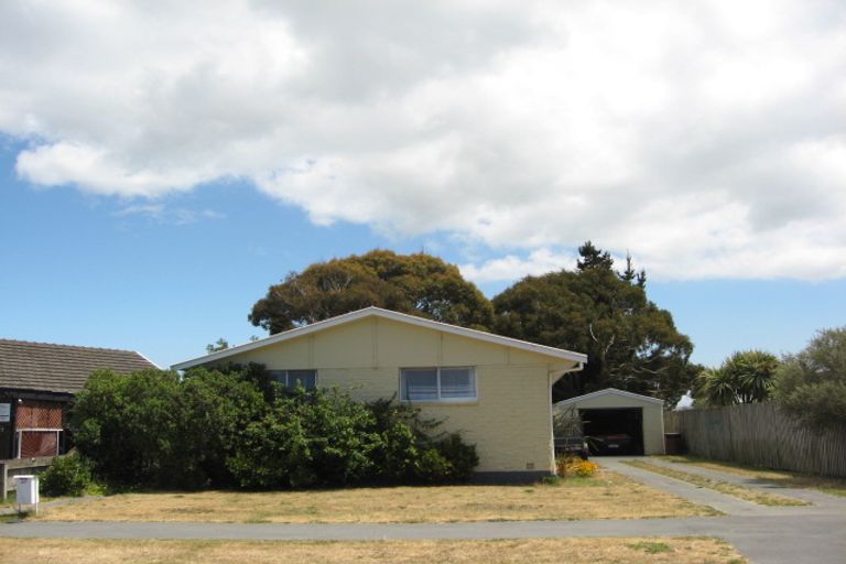 Photo of property in 37 Lamorna Road, Parklands, Christchurch, 8083