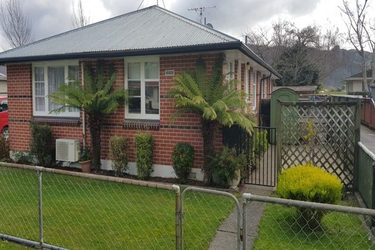 Photo of property in 1/1133 Fergusson Drive, Clouston Park, Upper Hutt, 5018