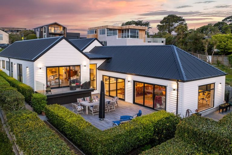 Photo of property in 285 Cannon Hill Crescent, Mount Pleasant, Christchurch, 8081