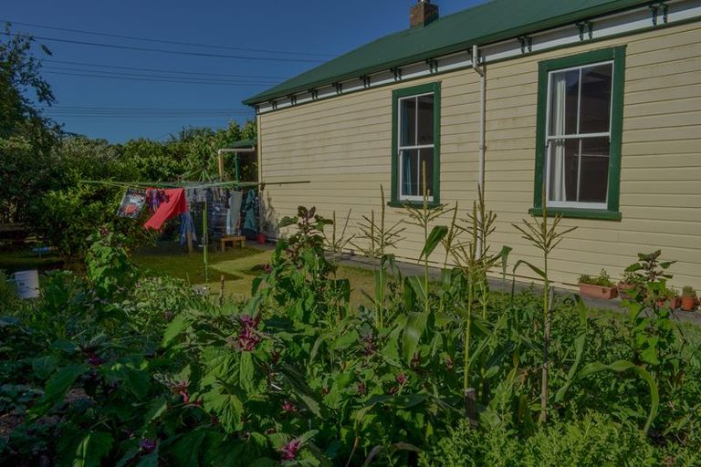 Photo of property in Jugglers Rest Backpackers, 8 Canterbury Street, Picton, 7220