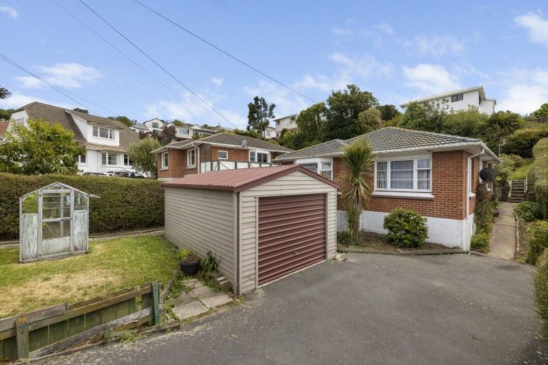 Photo of property in 4 Middleton Road, Kew, Dunedin, 9012