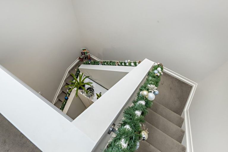 Photo of property in 9 Riroriro Close, Papakura, 2110