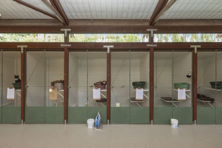 Photo of property in 69 Avoca Valley Road, Heathcote Valley, Christchurch, 8022