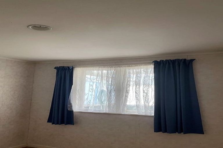 Photo of property in 27 Stottholm Road, Titirangi, Auckland, 0604