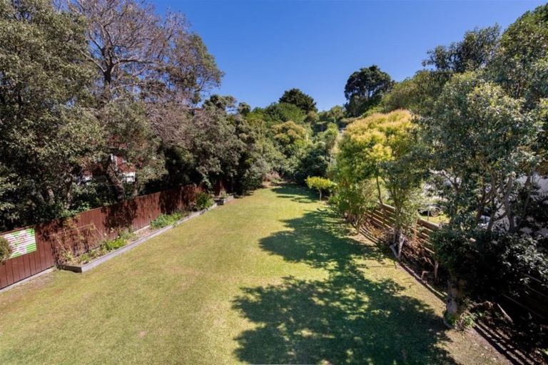 Photo of property in 32 Manly Esplanade, Browns Bay, Auckland, 0630