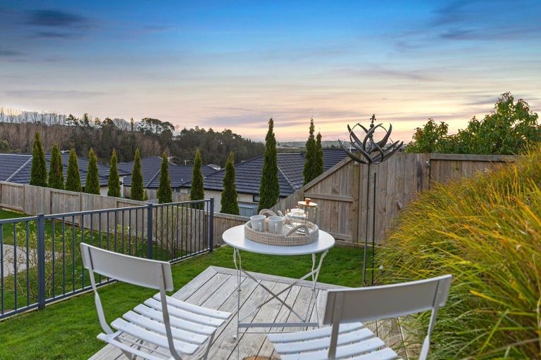 Photo of property in 9 Puhirake Crescent, Pyes Pa, Tauranga, 3112