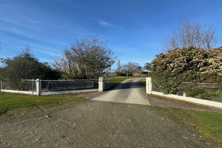 Photo of property in 221 Titiroa Pine Bush Road, Waimahaka, Wyndham, 9891