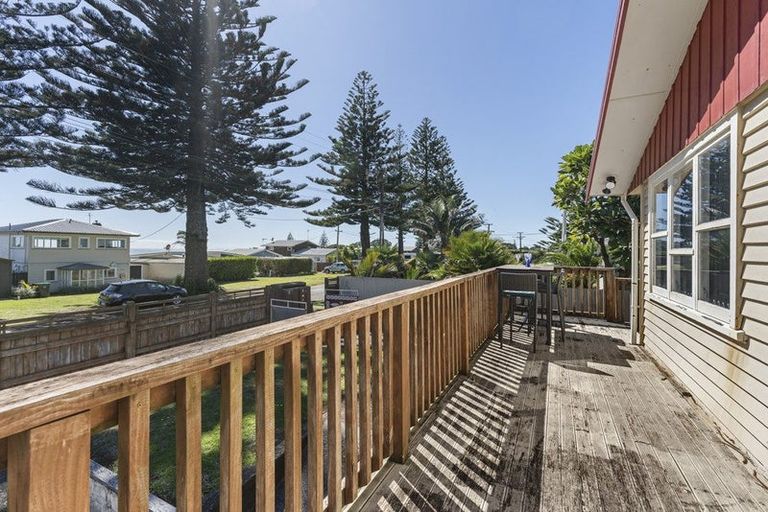 Photo of property in 21 Battiscombe Terrace, Waitara, 4320