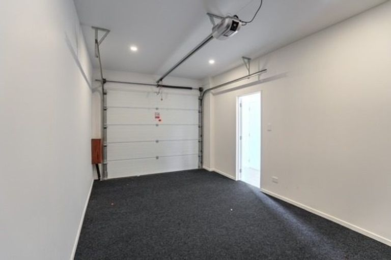 Photo of property in 4b Unsworth Drive, Unsworth Heights, Auckland, 0632