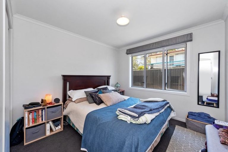 Photo of property in 2/3 June Place, Hamilton East, Hamilton, 3216