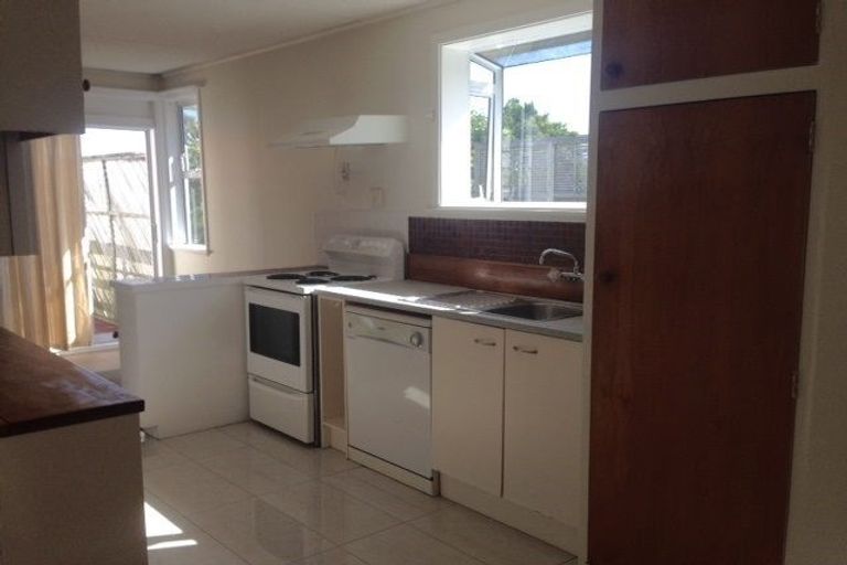 Photo of property in 95a Beresford Street, Bayswater, Auckland, 0622