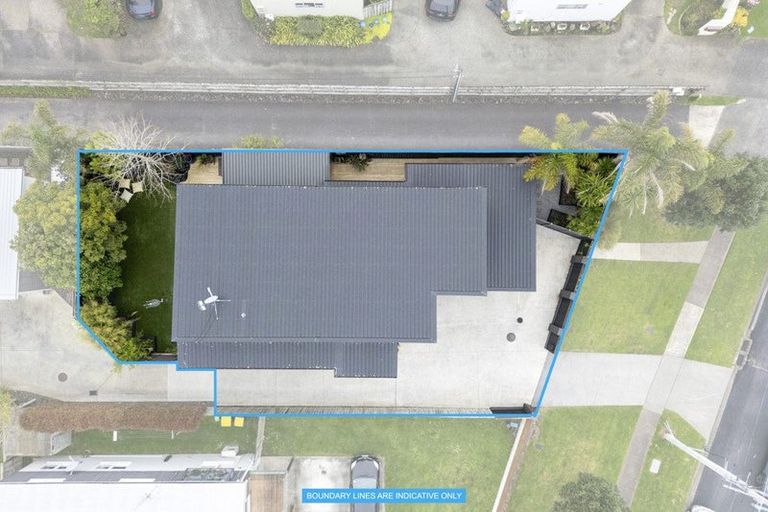 Photo of property in 136 East Coast Road, Forrest Hill, Auckland, 0620