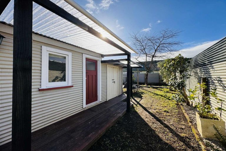 Photo of property in 105 Pitt Street, Palmerston North, 4410