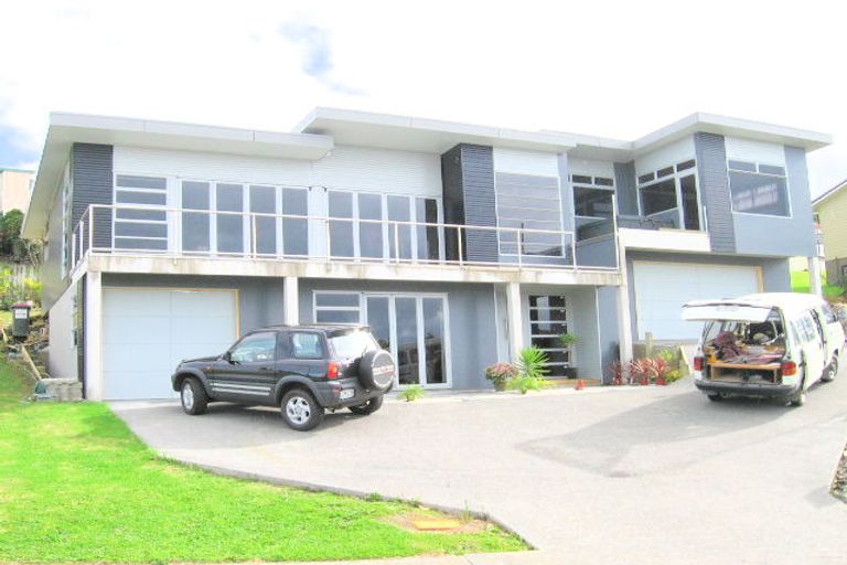Photo of property in 3 Orewa Heights Crescent, Orewa, 0931