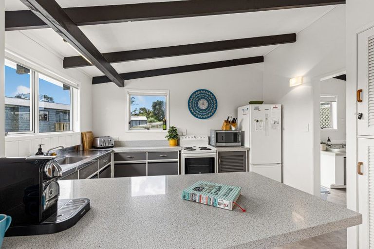 Photo of property in 22 Twilight Bay, Omaha, 0986