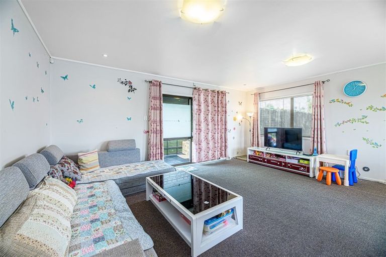 Photo of property in 274 Great North Road, Henderson, Auckland, 0612