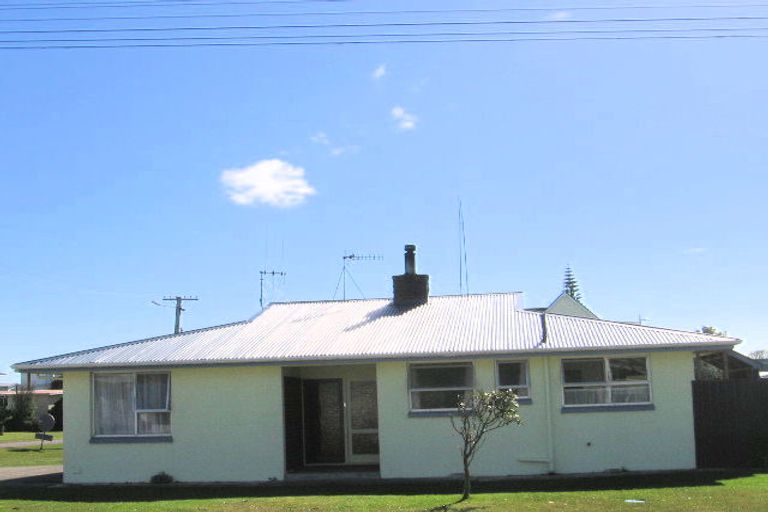 Photo of property in 7 Pratt Avenue, Foxton Beach, Foxton, 4815