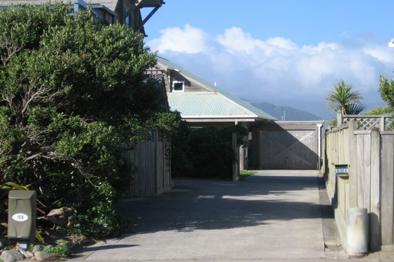 Photo of property in 108a Field Way, Waikanae Beach, Waikanae, 5036