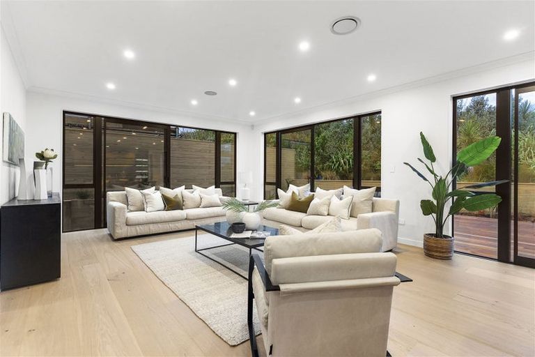 Photo of property in 7 Kina Place, Long Bay, Auckland, 0630