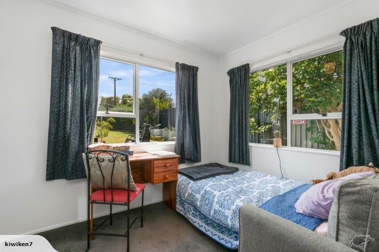 Photo of property in 1/8 Wattle Road, Sunnyvale, Auckland, 0612