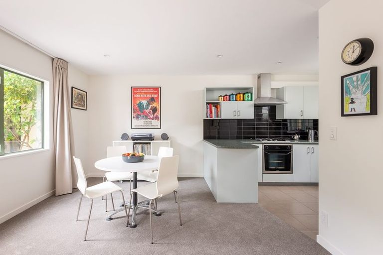 Photo of property in 533b Barbadoes Street, Edgeware, Christchurch, 8013