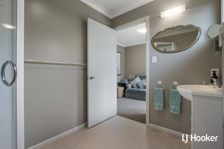 Photo of property in 35 Athenree Road, Athenree, Katikati, 3177