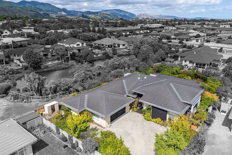 Photo of property in 9 Otupoa Way, Paraparaumu, 5032