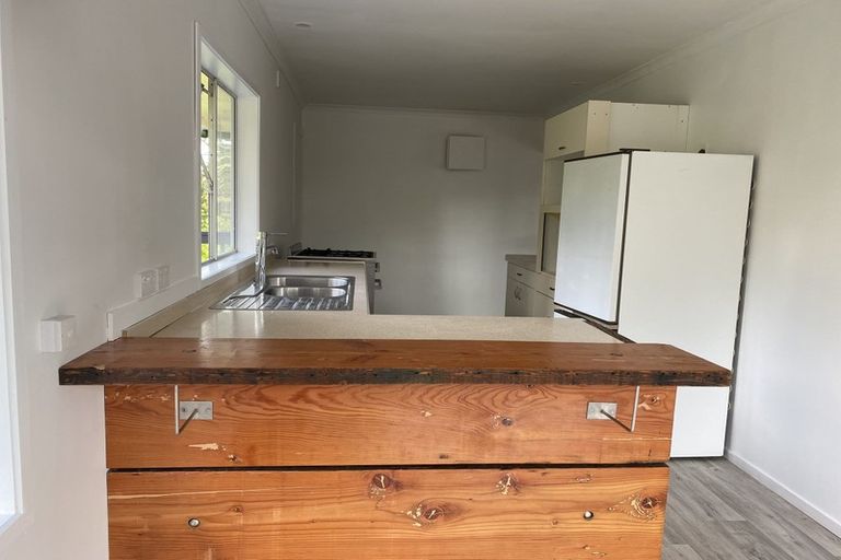 Photo of property in 462 Wairere Road, Waitakere, Henderson, 0782