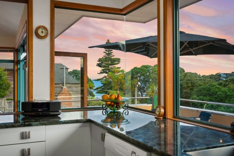 Photo of property in 1/48 Masterton Road, Rothesay Bay, Auckland, 0630