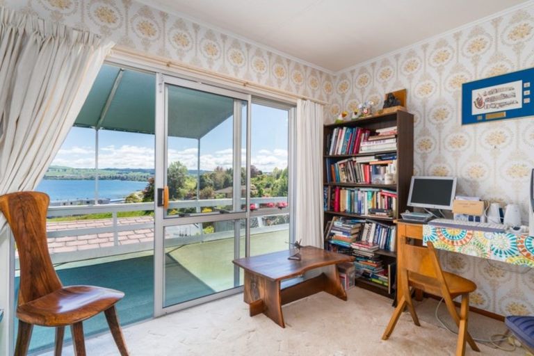 Photo of property in 14 Hinerau Grove, Waipahihi, Taupo, 3330