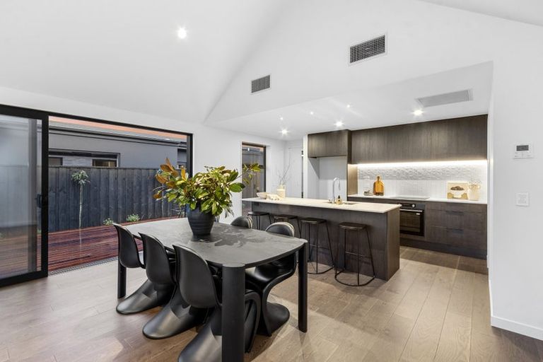 Photo of property in 19 Perehia Mews, Marshland, Christchurch, 8083