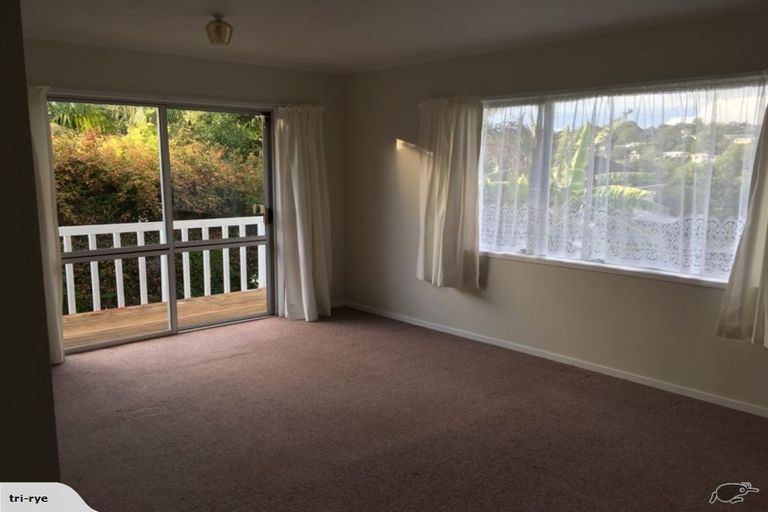 Photo of property in 2/13 Dolbear Street, Titirangi, Auckland, 0604